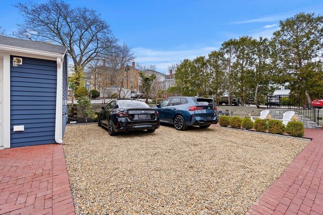 12 Darling St 2, Marblehead, MA 01945