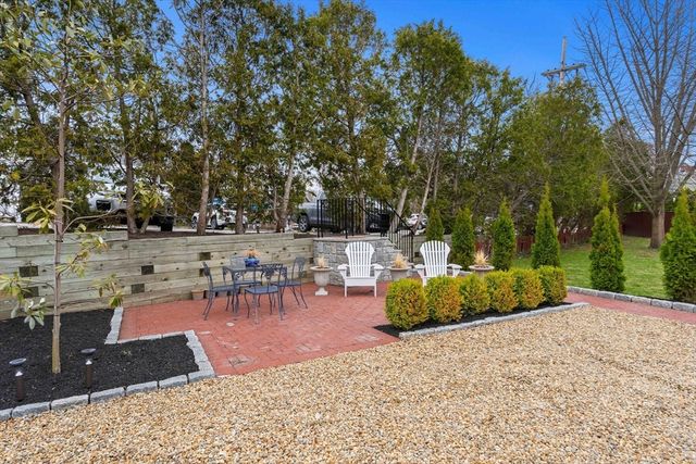 12 Darling St 2, Marblehead, MA 01945