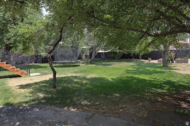 8641 S BUENA VISTA DR, Sandy, UT 84094