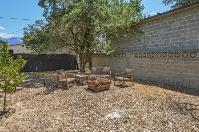 8641 S BUENA VISTA DR, Sandy, UT 84094