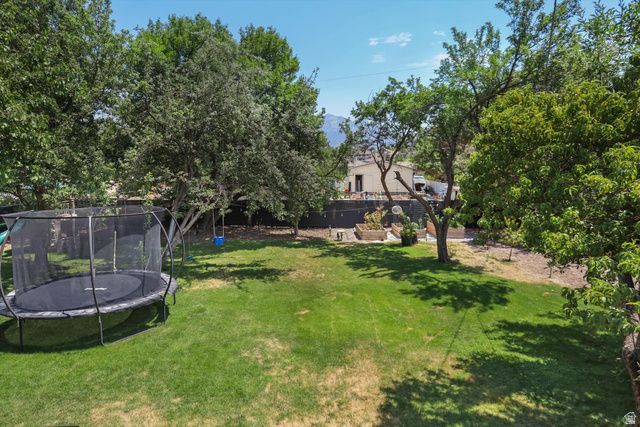 8641 S BUENA VISTA DR, Sandy, UT 84094