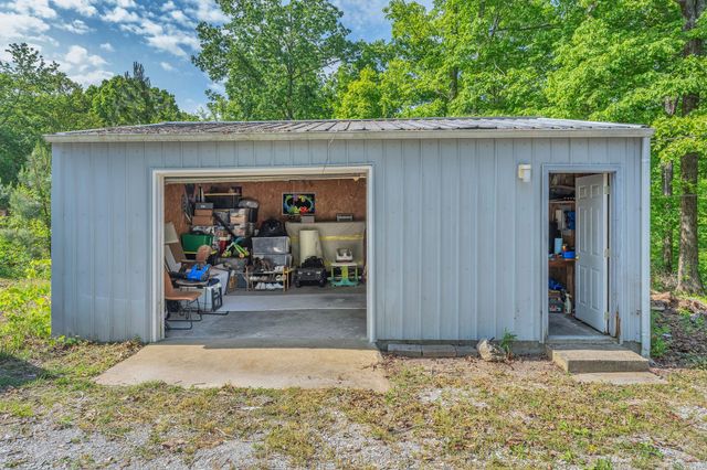 217 Old 99 Cir, Hohenwald, TN 38462