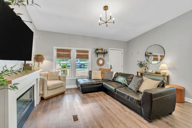 217 Old 99 Cir, Hohenwald, TN 38462