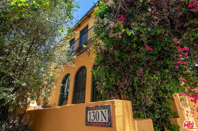 130 N Catalina Street, Los Angeles, CA 90004