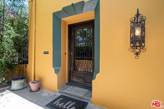 130 N Catalina Street, Los Angeles, CA 90004