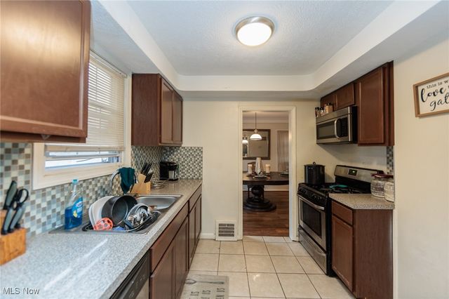 3742 E Antisdale Road, South Euclid, OH 44118