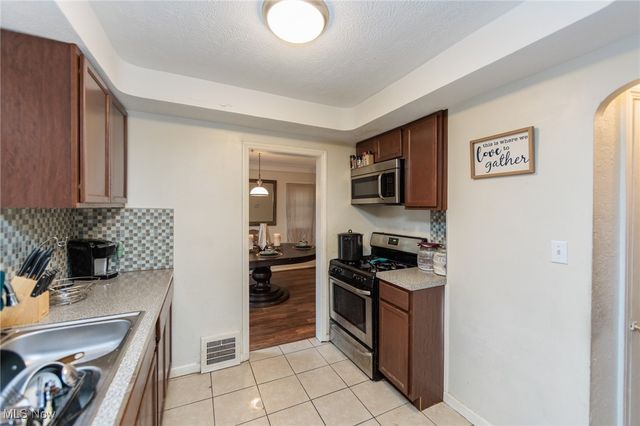 3742 E Antisdale Road, South Euclid, OH 44118