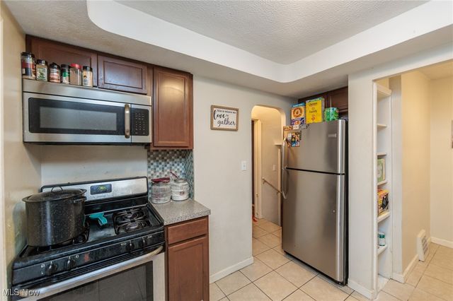 3742 E Antisdale Road, South Euclid, OH 44118