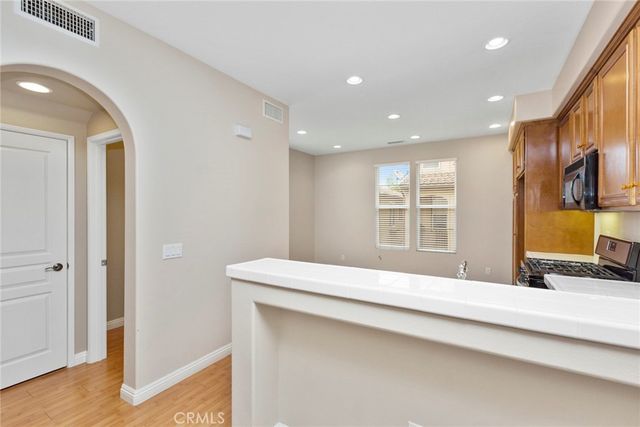 21 Tall Oak, Irvine, CA 92603