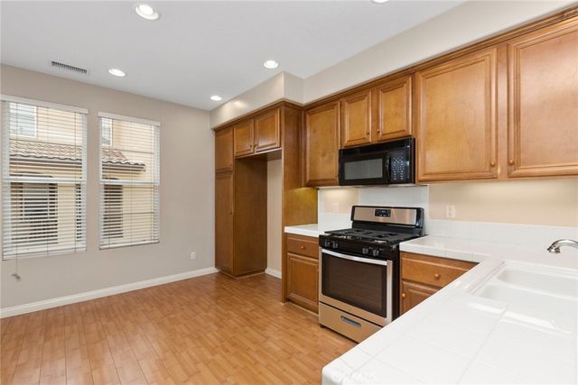 21 Tall Oak, Irvine, CA 92603