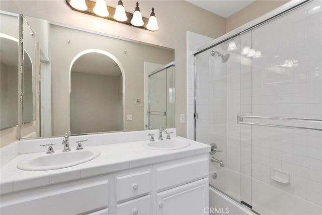 21 Tall Oak, Irvine, CA 92603