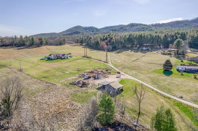 657 Pedro Shoun Lane, Mountain City, TN 37683