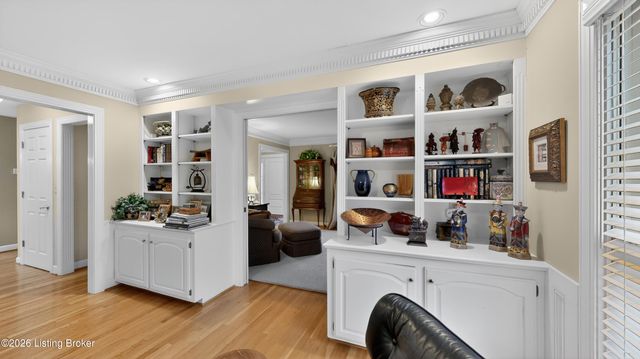 10743 Hobbs Station Rd, Louisville, KY 40223