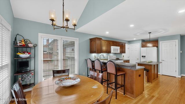 10743 Hobbs Station Rd, Louisville, KY 40223