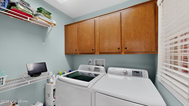 10743 Hobbs Station Rd, Louisville, KY 40223