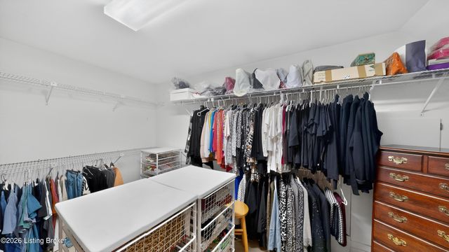 10743 Hobbs Station Rd, Louisville, KY 40223