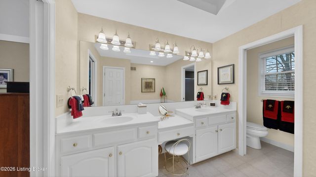 10743 Hobbs Station Rd, Louisville, KY 40223