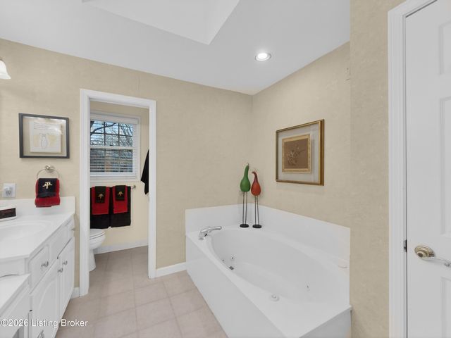 10743 Hobbs Station Rd, Louisville, KY 40223