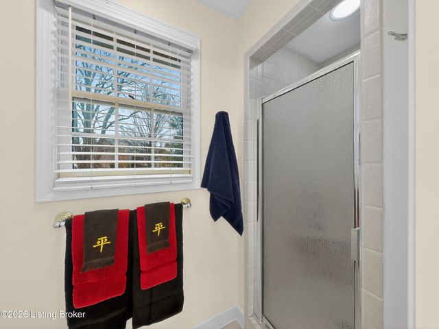 10743 Hobbs Station Rd, Louisville, KY 40223