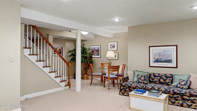 10743 Hobbs Station Rd, Louisville, KY 40223