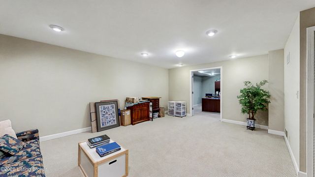 10743 Hobbs Station Rd, Louisville, KY 40223