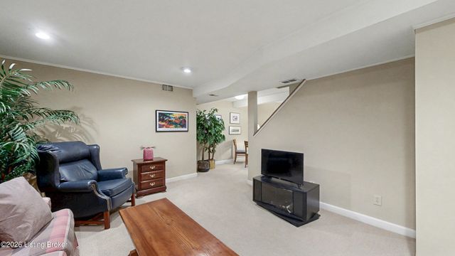 10743 Hobbs Station Rd, Louisville, KY 40223