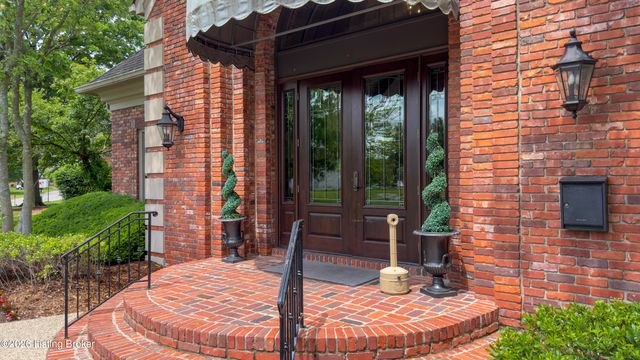 10743 Hobbs Station Rd, Louisville, KY 40223