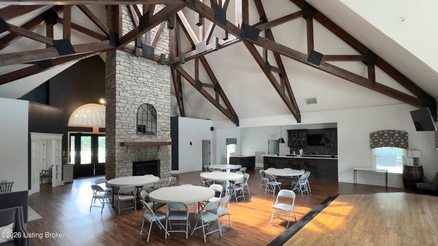 10743 Hobbs Station Rd, Louisville, KY 40223