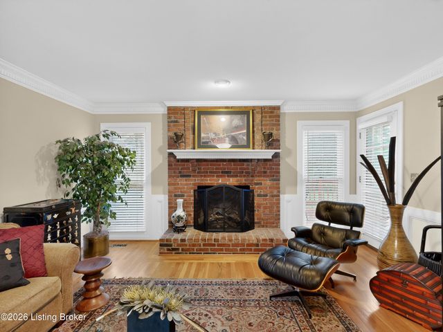 10743 Hobbs Station Rd, Louisville, KY 40223