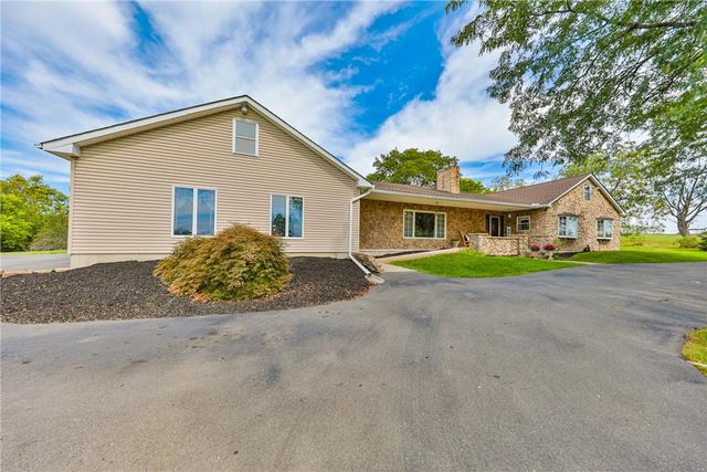 295 Crown View Avenue, Stockertown Boro, PA 18083