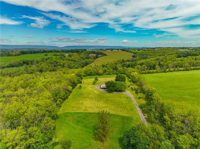 295 Crown View Avenue, Stockertown Boro, PA 18083