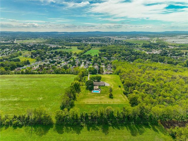 295 Crown View Avenue, Stockertown Boro, PA 18083