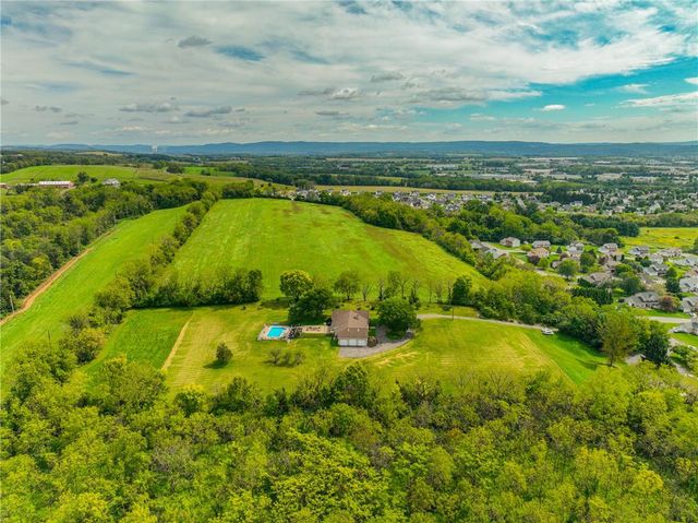 295 Crown View Avenue, Stockertown Boro, PA 18083