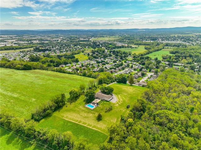 295 Crown View Avenue, Stockertown Boro, PA 18083