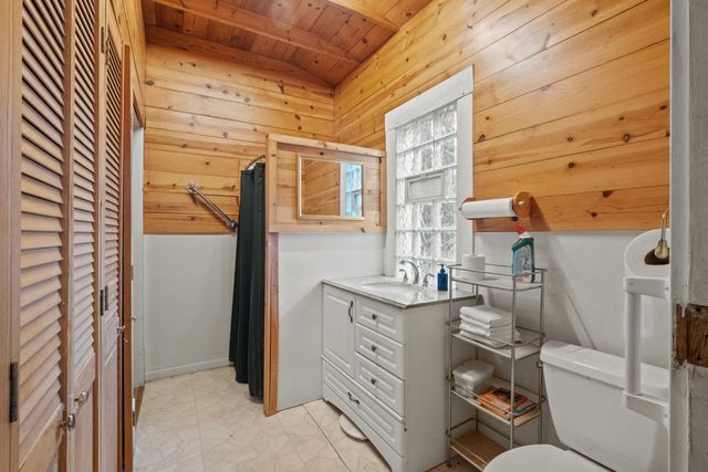 520 E Main Street Se, Caledonia Vlg, MI 49316