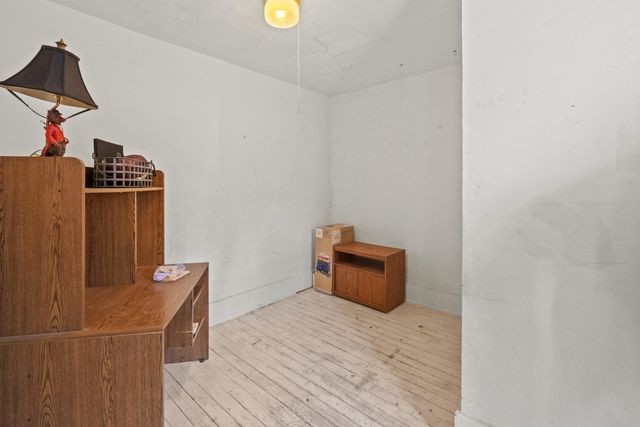 520 E Main Street Se, Caledonia Vlg, MI 49316