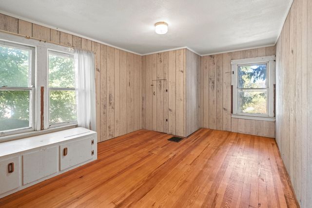 520 E Main Street Se, Caledonia Vlg, MI 49316