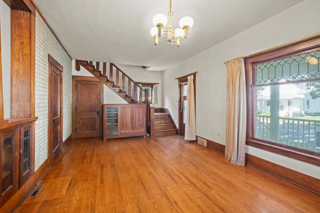 520 E Main Street Se, Caledonia Vlg, MI 49316