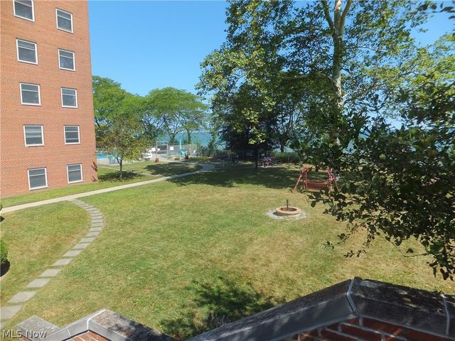 11820 Edgewater Drive 619, Lakewood, OH 44107