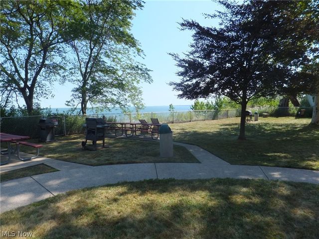 11820 Edgewater Drive 619, Lakewood, OH 44107