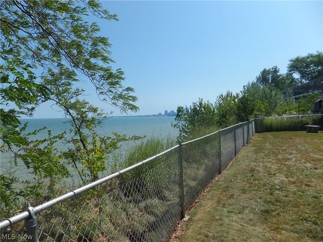 11820 Edgewater Drive 619, Lakewood, OH 44107
