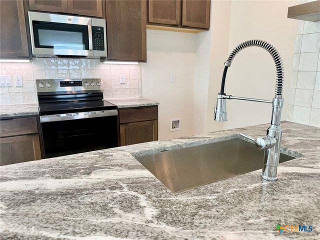 1611 Crooked River Court, Temple, TX 76502