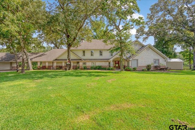 6130 Peninsula Cir, Athens, TX 75752