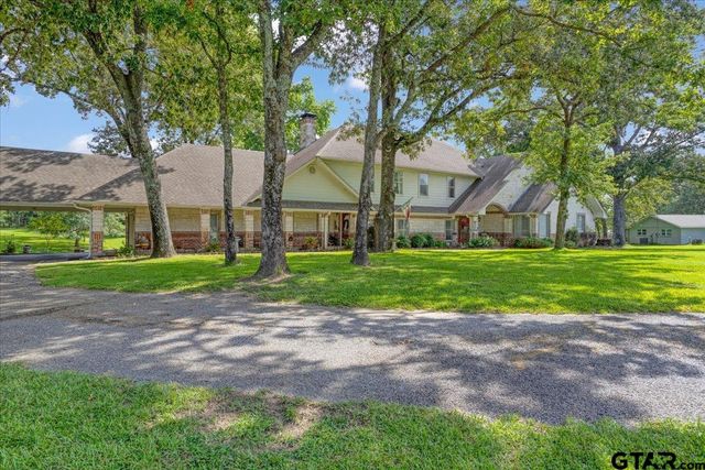 6130 Peninsula Cir, Athens, TX 75752