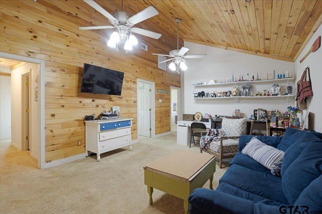 6130 Peninsula Cir, Athens, TX 75752