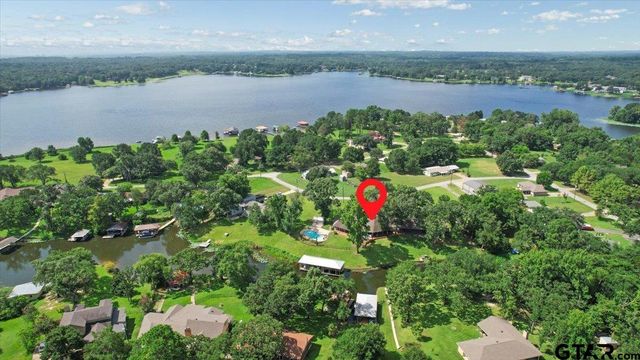 6130 Peninsula Cir, Athens, TX 75752