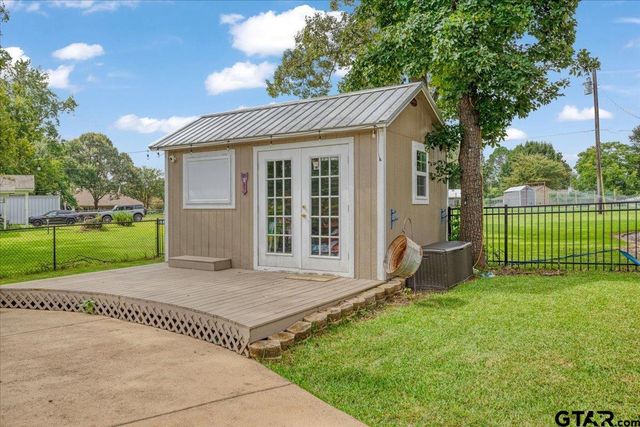 6130 Peninsula Cir, Athens, TX 75752