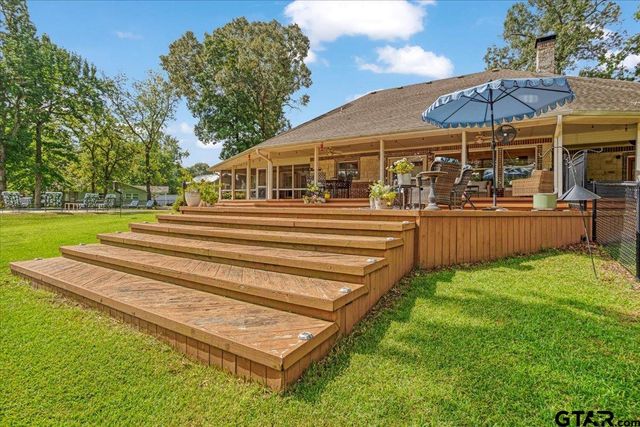 6130 Peninsula Cir, Athens, TX 75752