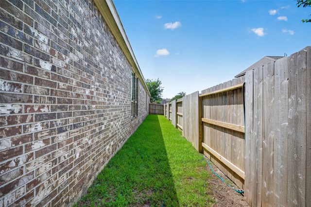 13326 Lake Chesdin Road, Houston, TX 77044