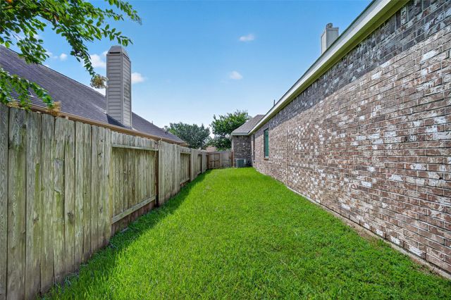 13326 Lake Chesdin Road, Houston, TX 77044